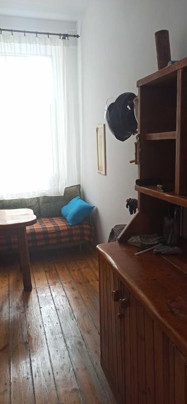 Long term rent 2 bedroom-(s) apartment Andriivska Street