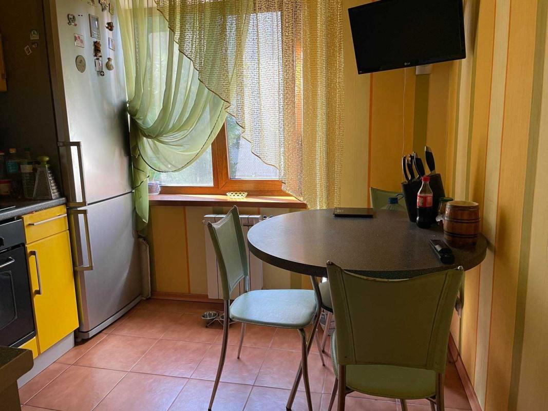 Sale 3 bedroom-(s) apartment 58 sq. m., Preobrazhenska Street (Ivana Klymenka Street) 40/10