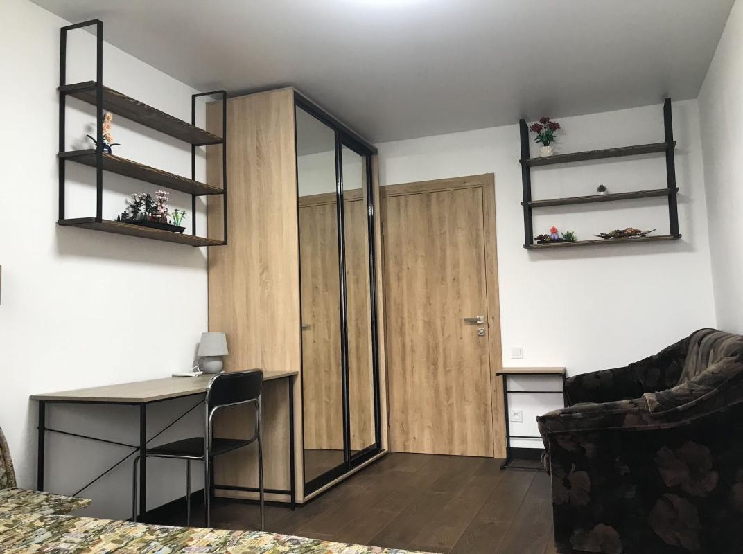 Long term rent 3 bedroom-(s) apartment Maksyma Kryvonosa Street 7