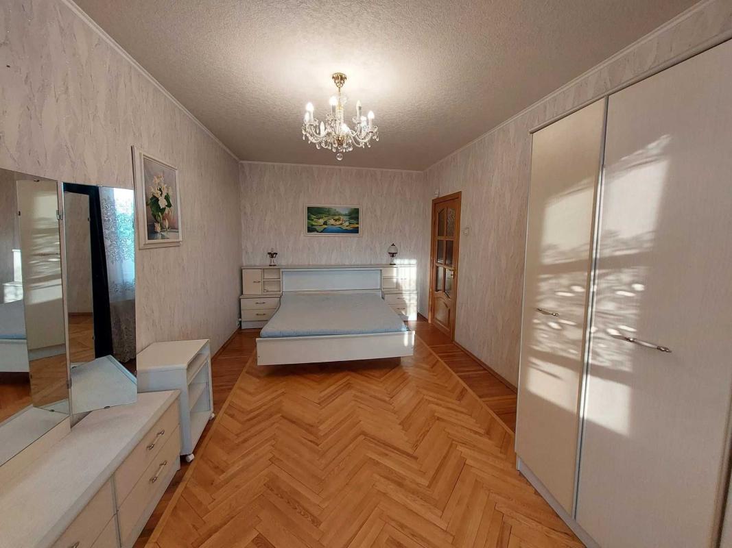 Sale 3 bedroom-(s) apartment 74 sq. m., Kharkivske Road 148