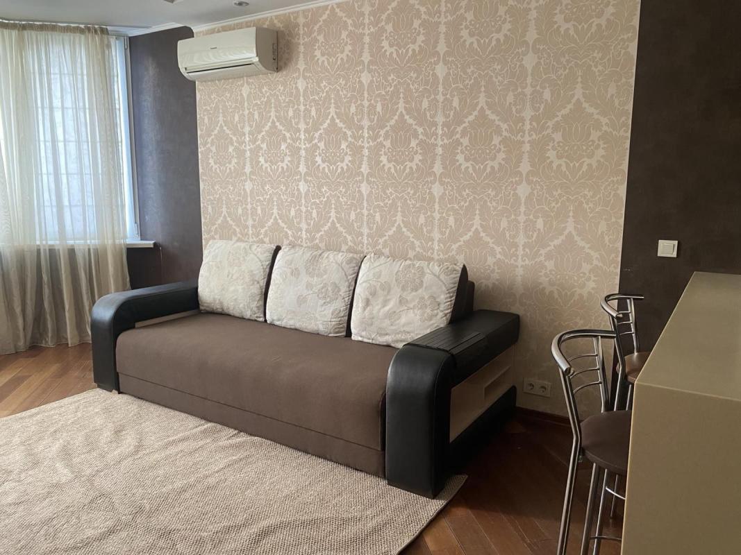 Sale 1 bedroom-(s) apartment 60 sq. m., Oleny Pchilky Street 6
