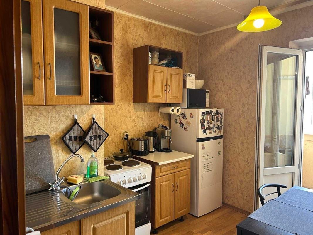 Sale 1 bedroom-(s) apartment 43 sq. m., Oleny Pchilky Street 2б