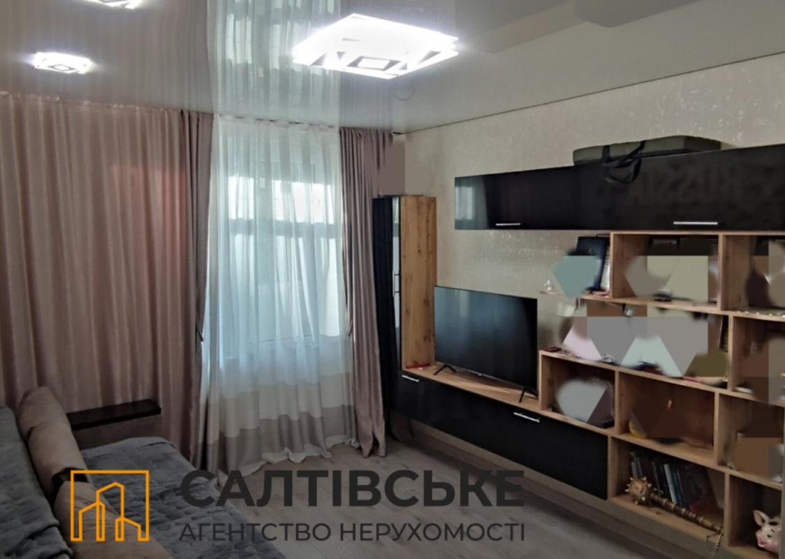 Продаж 3 кімнатної квартири 65 кв. м, Тракторобудівників просп. 107