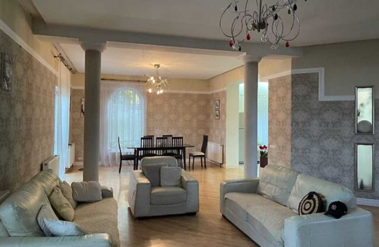 Sale house 360 sq. m., Vyshneva Street 5