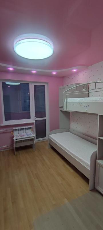 Продаж 4 кімнатної квартири 86 кв. м, Рибалка вул. 49г