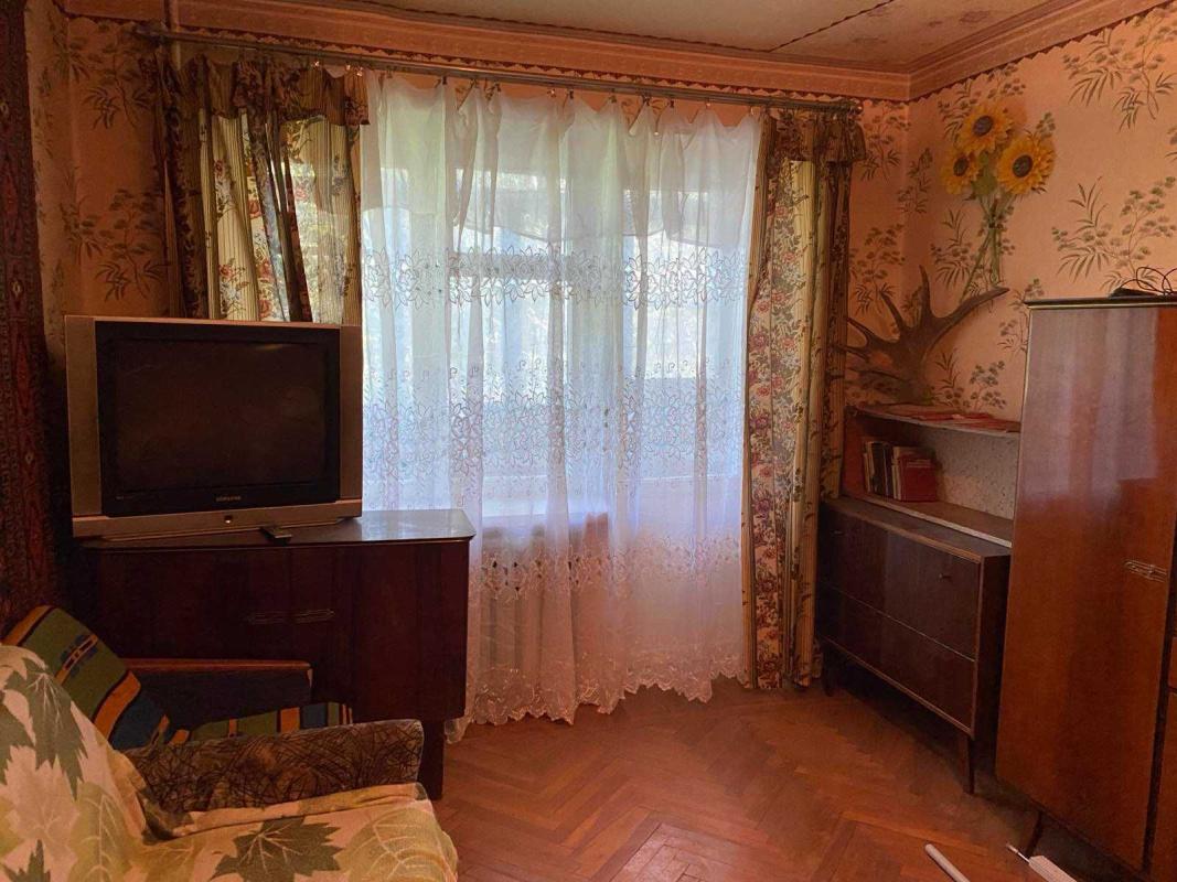 Продажа 1 комнатной квартиры 33 кв. м, Александровский просп. (Косиора) 116