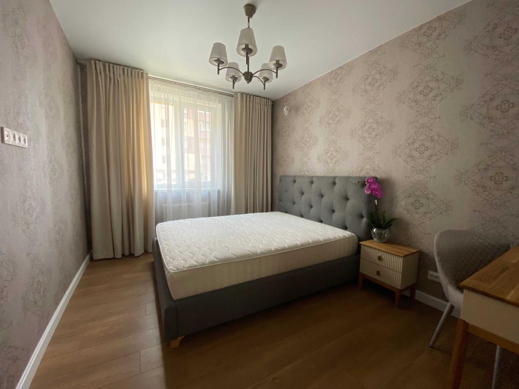 Sale 2 bedroom-(s) apartment 56 sq. m., Niutona Street 104