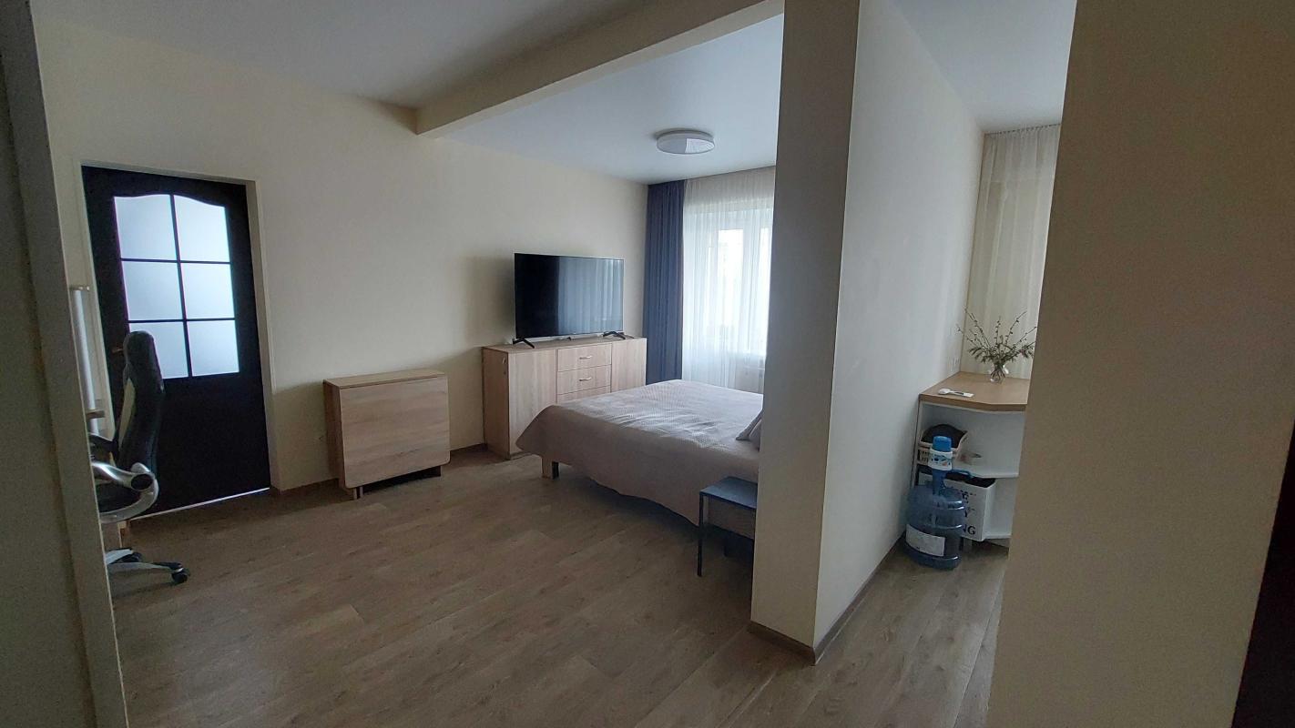 Sale 2 bedroom-(s) apartment 43 sq. m., Bohdana Khmelnytskoho Boulevard 26