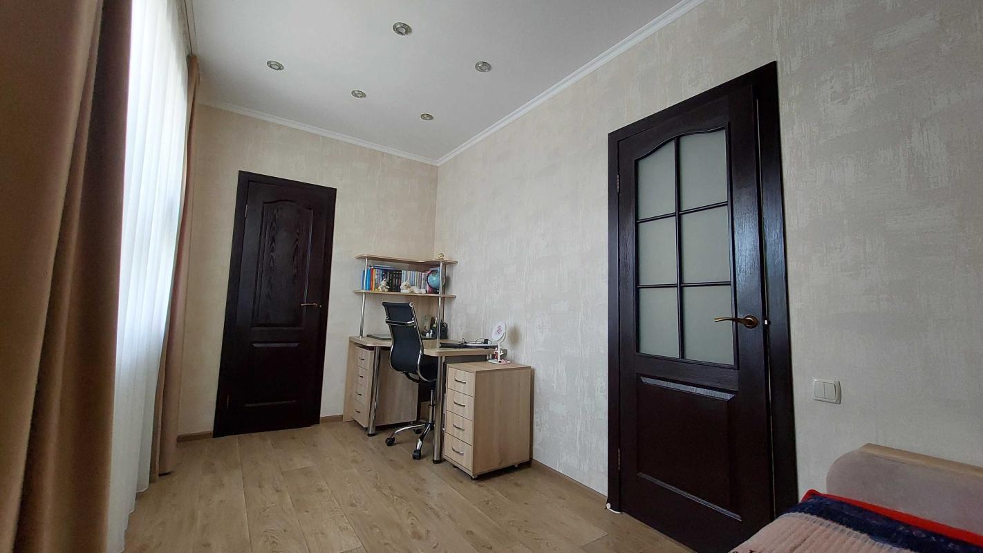 Sale 2 bedroom-(s) apartment 43 sq. m., Bohdana Khmelnytskoho Boulevard 26