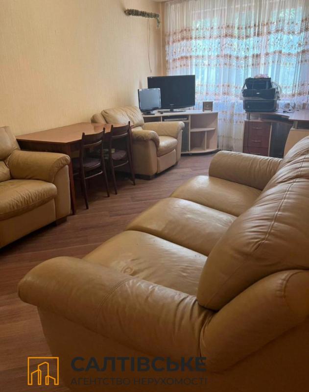 Продаж 4 кімнатної квартири 76 кв. м, Амосова вул. 9