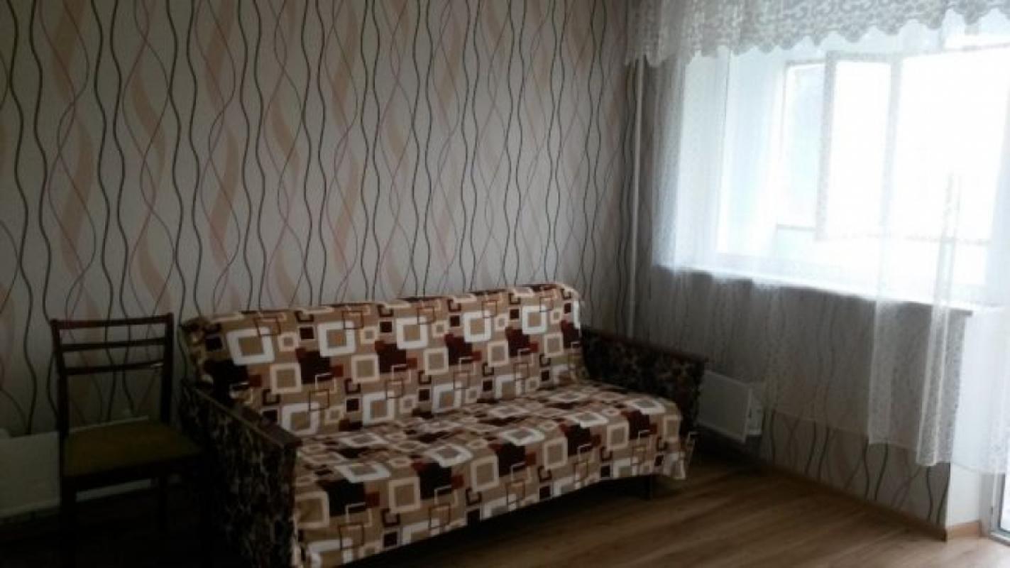 Long term rent 3 bedroom-(s) apartment Hvardiytsiv-Shyronintsiv Street