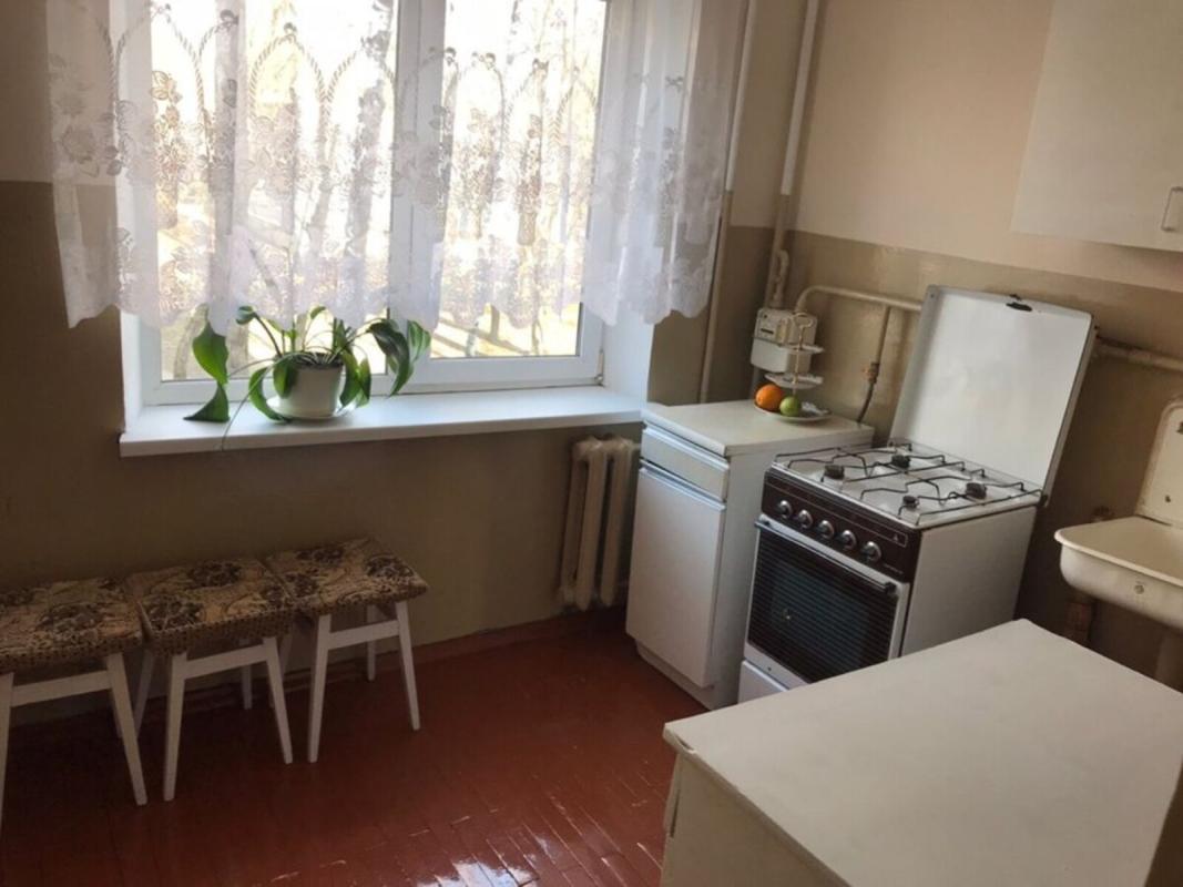 Sale 2 bedroom-(s) apartment 48 sq. m., Lesi Ukrainky Street 1