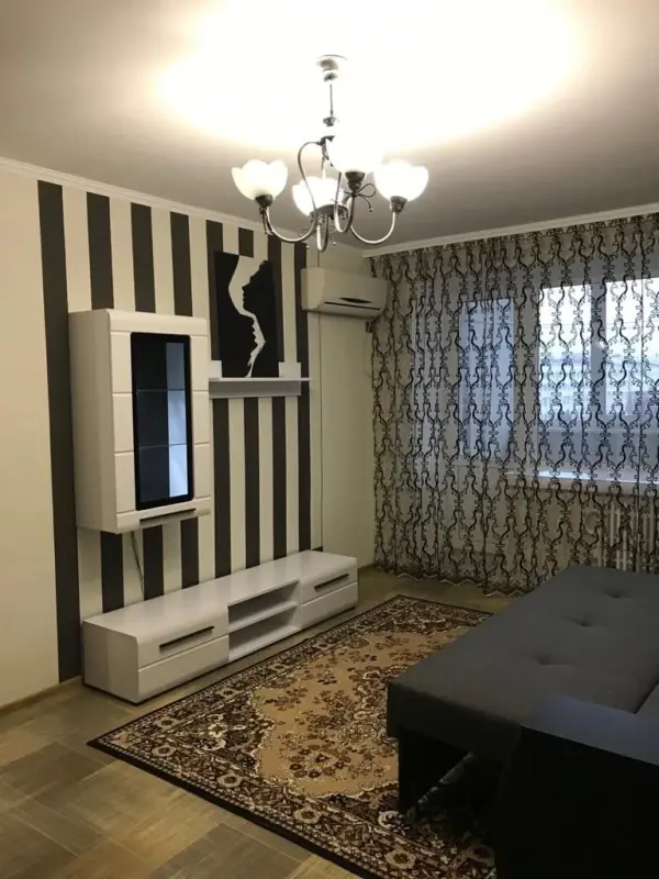 Apartment for sale - Morozova Street 32