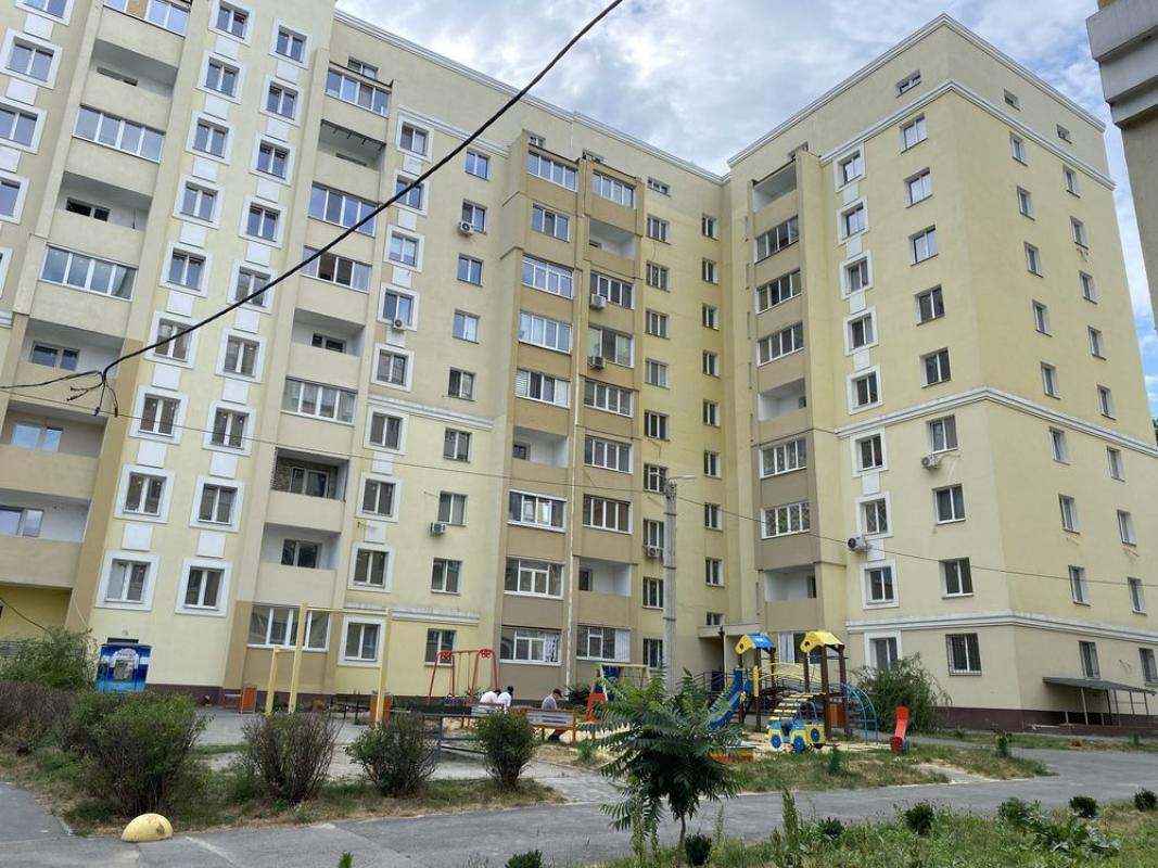 Продаж 3 кімнатної квартири 87 кв. м, Черновський пров. (Володарського)