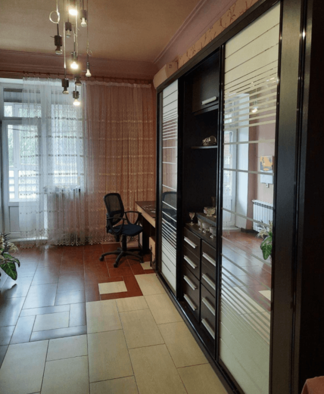 Sale 3 bedroom-(s) apartment 78 sq. m., Rustaveli Street 4/20