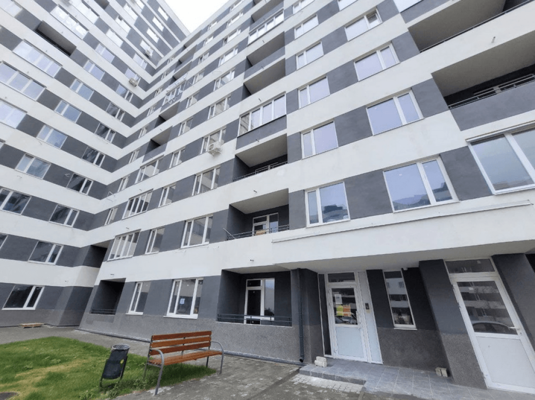 Продаж 3 кімнатної квартири 105 кв. м, Петра Григоренка просп. (Маршала Жукова) 2