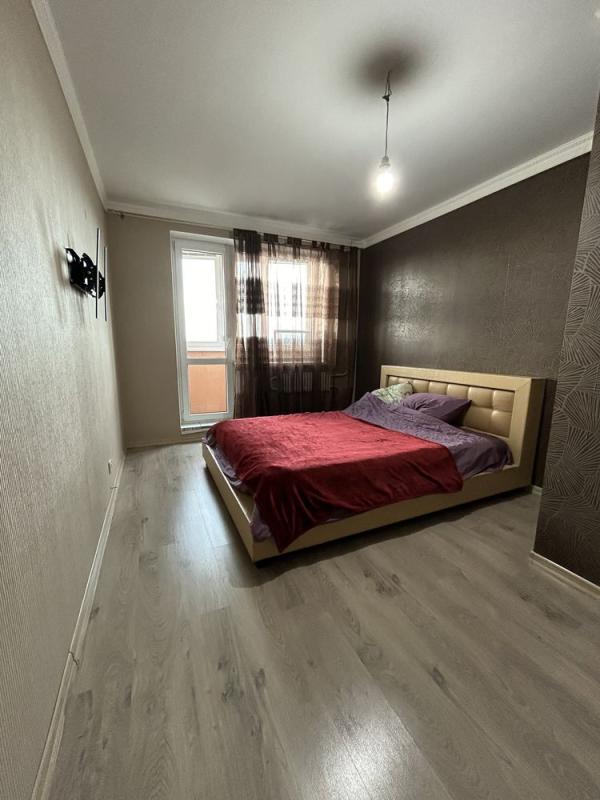 Sale 1 bedroom-(s) apartment 38 sq. m., Kharkivska Embarkment 9