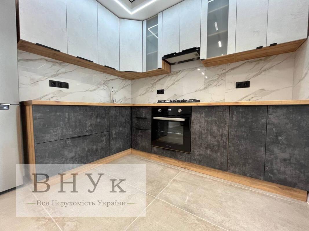 Продаж 2 кімнатної квартири 56 кв. м, Київська вул.