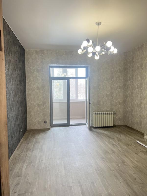 Продаж 3 кімнатної квартири 75 кв. м, Миру вул. 20