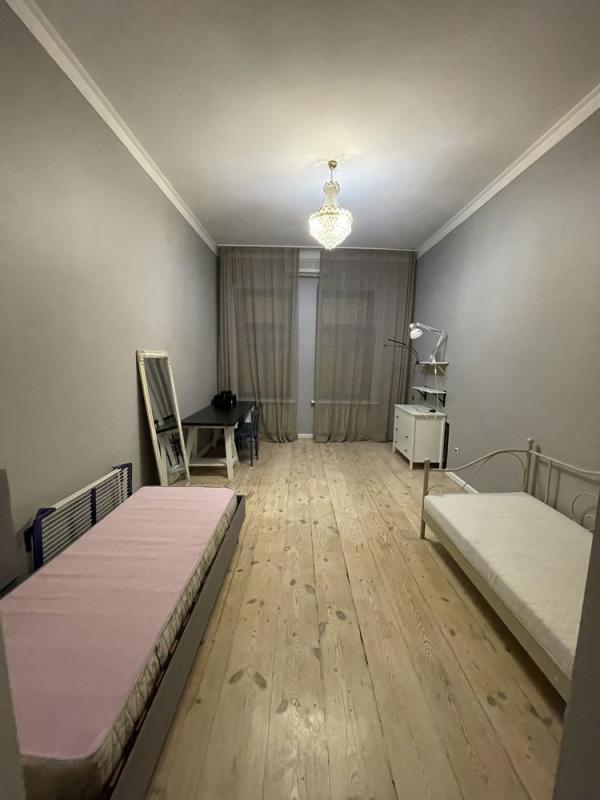 Long term rent 3 bedroom-(s) apartment Poezii Square 96