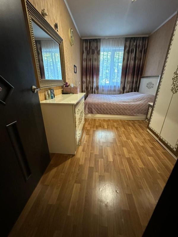 Продаж 3 кімнатної квартири 58 кв. м, Байрона просп. (Героїв Сталінграда) 181