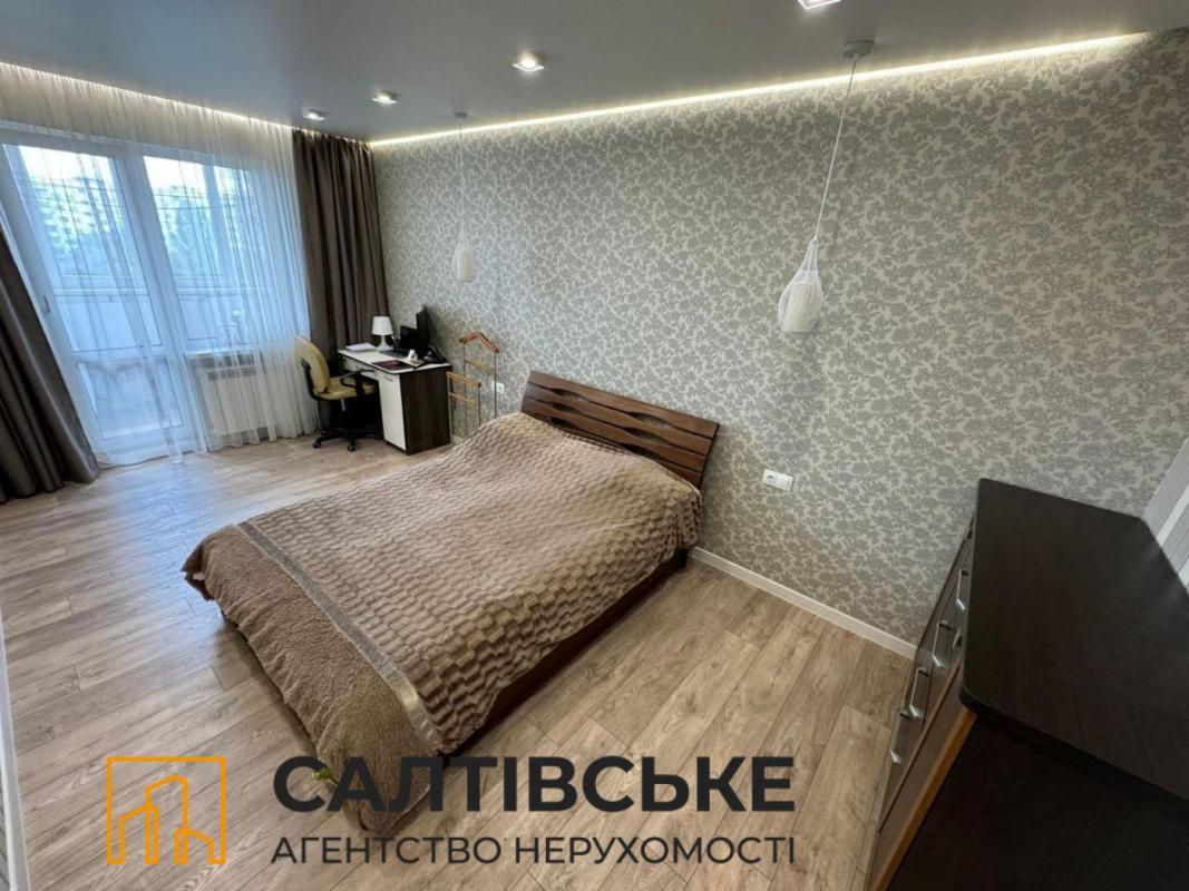 Sale 3 bedroom-(s) apartment 65 sq. m., Hvardiytsiv-Shyronintsiv Street 25