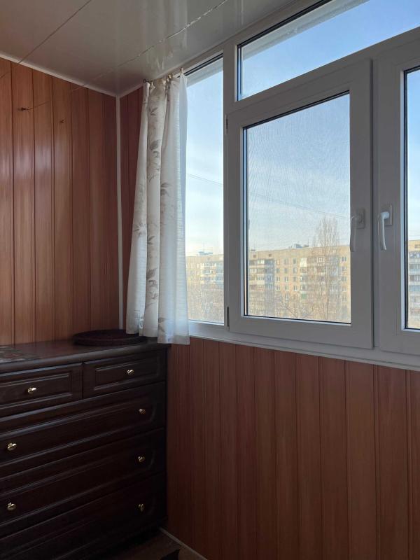 Продаж 3 кімнатної квартири 65 кв. м, Тракторобудівників просп. 160