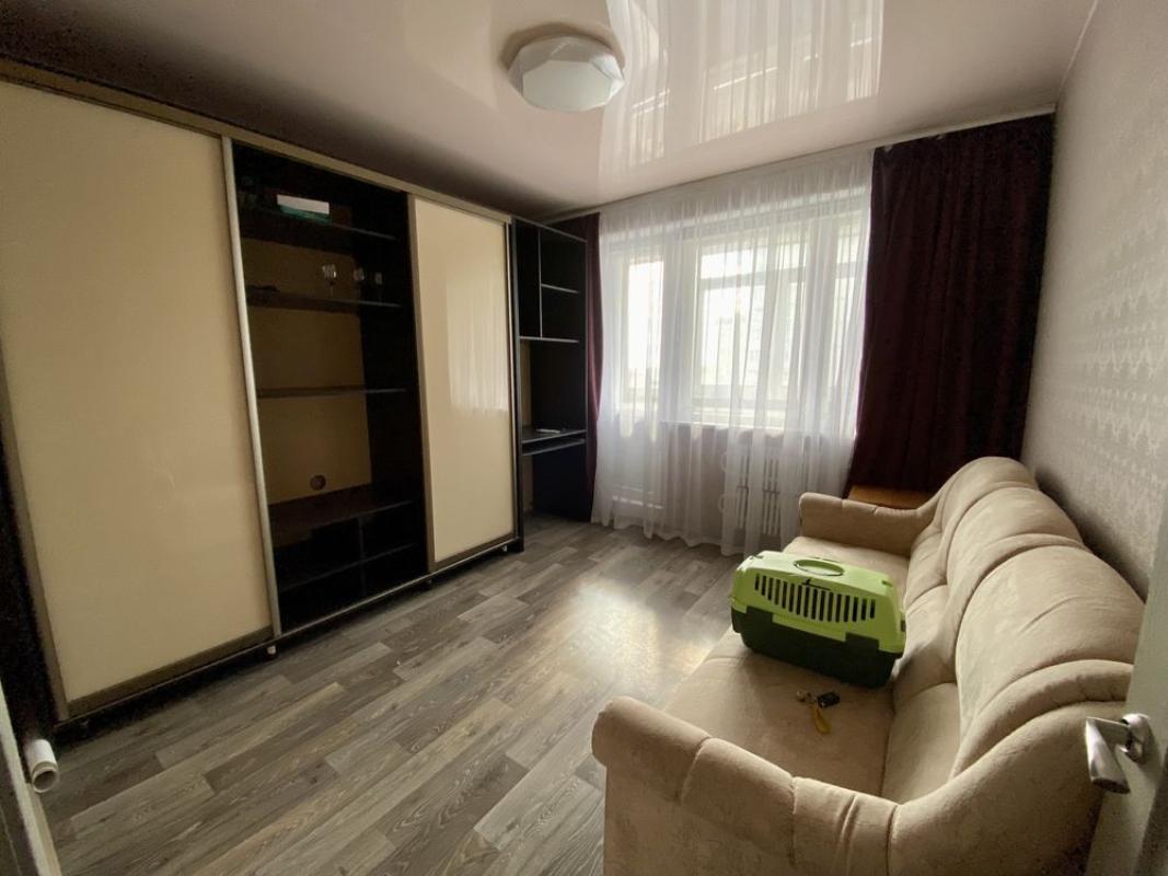 Long term rent 2 bedroom-(s) apartment Hvardiytsiv-Shyronintsiv Street 28б