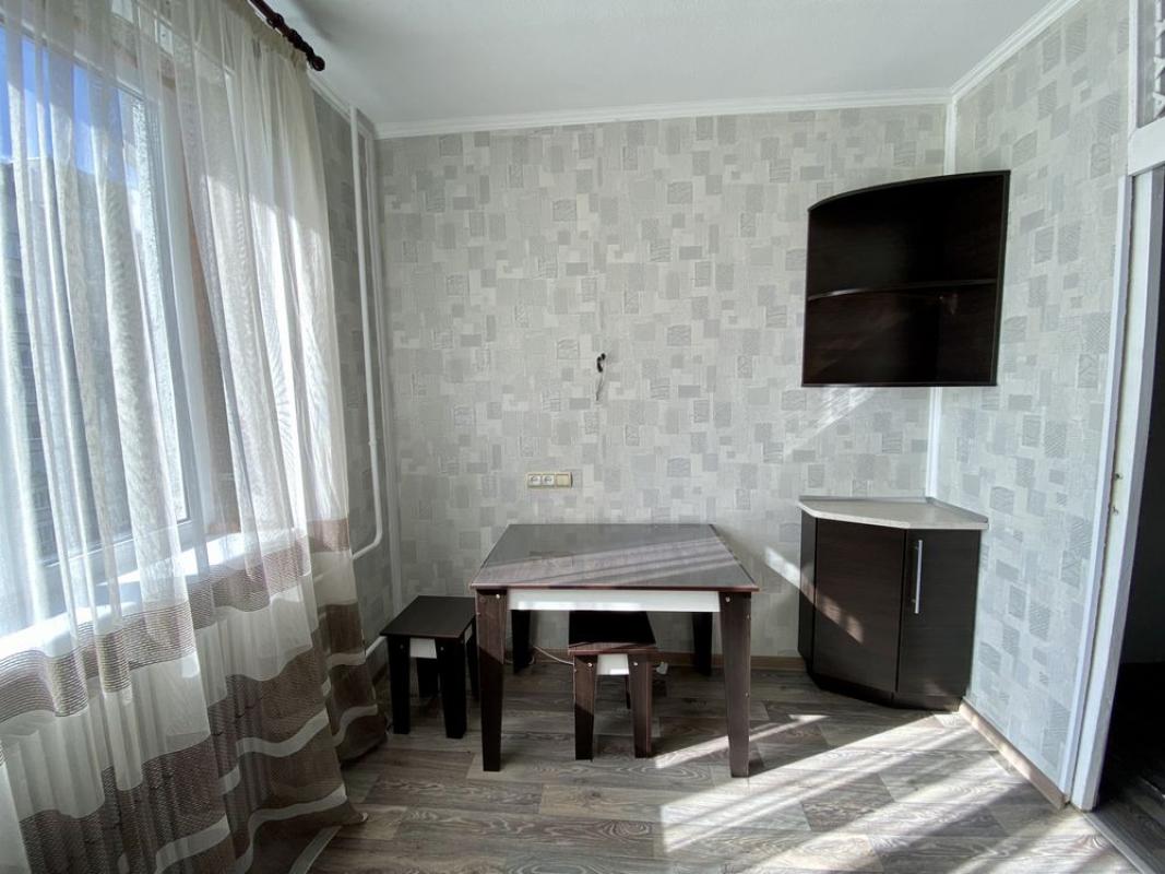 Long term rent 2 bedroom-(s) apartment Hvardiytsiv-Shyronintsiv Street 28б