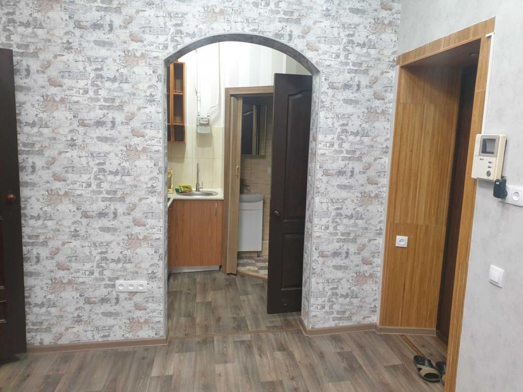 Long term rent 1 bedroom-(s) apartment Himnaziina naberezhna (Chervonoshkilna Embarkment) 1а