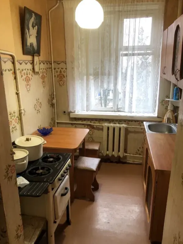 Продаж 3 кімнатної квартири 60 кв. м, Тархова вул. 1