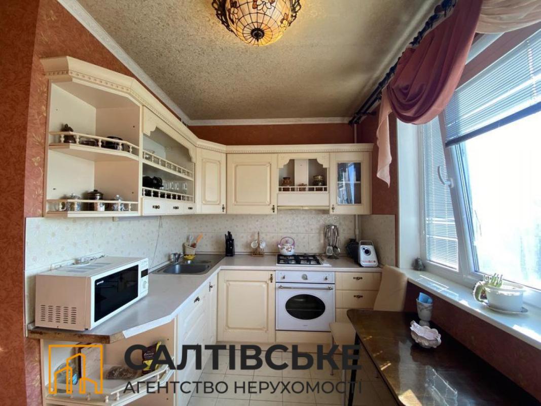 Продаж 3 кімнатної квартири 70 кв. м, Академіка Павлова вул. 140д