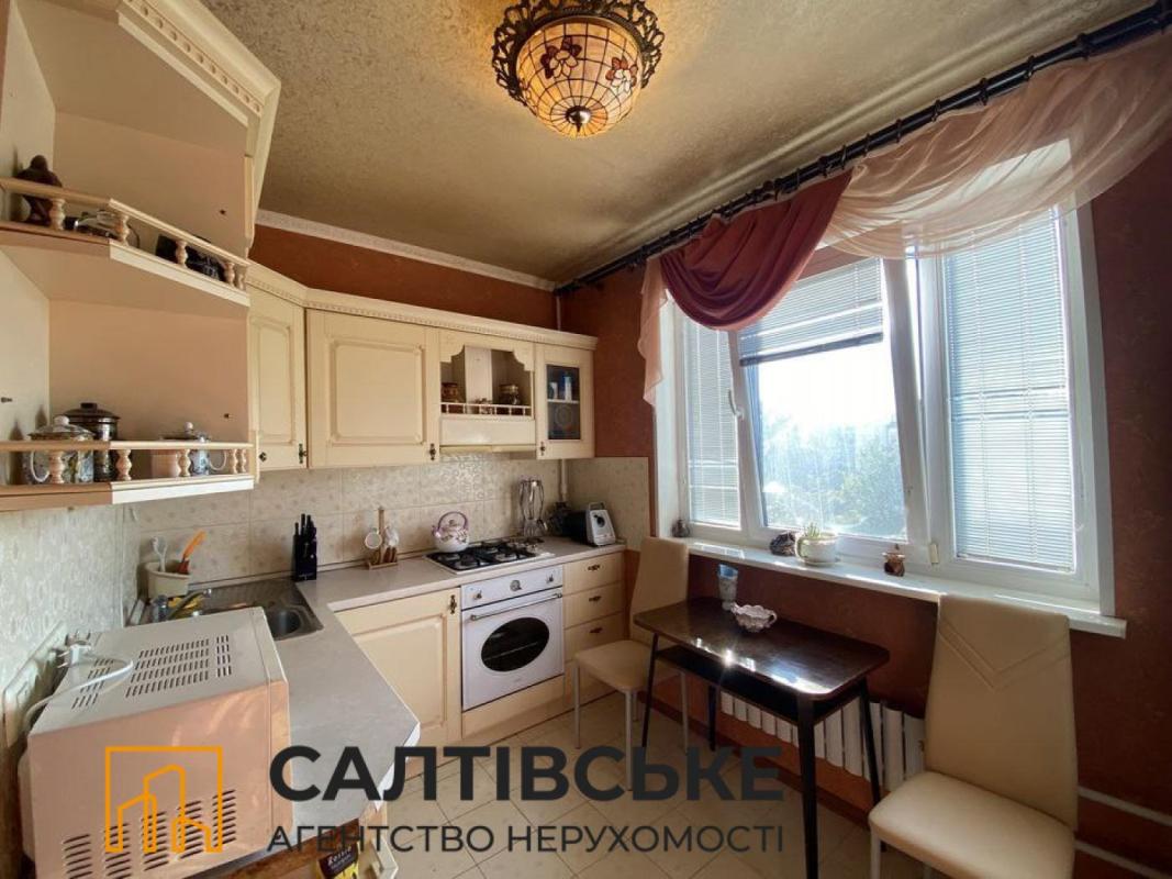 Продаж 3 кімнатної квартири 70 кв. м, Академіка Павлова вул. 140д