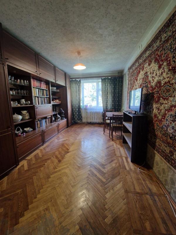 Sale 3 bedroom-(s) apartment 63 sq. m., Hvardiytsiv-Shyronintsiv Street 40в