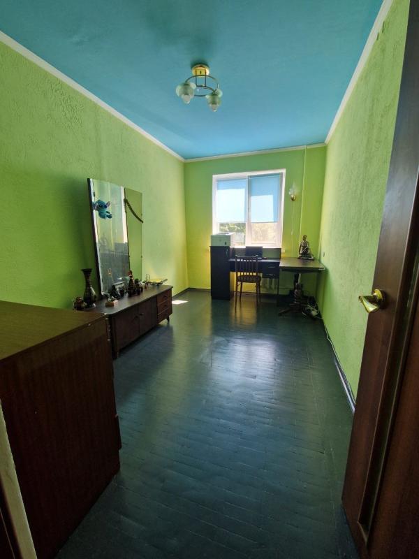 Sale 3 bedroom-(s) apartment 63 sq. m., Hvardiytsiv-Shyronintsiv Street 40в