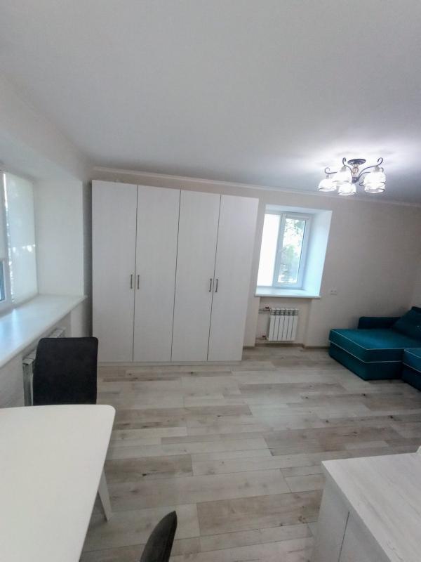 Long term rent 1 bedroom-(s) apartment Vorobiova Lane