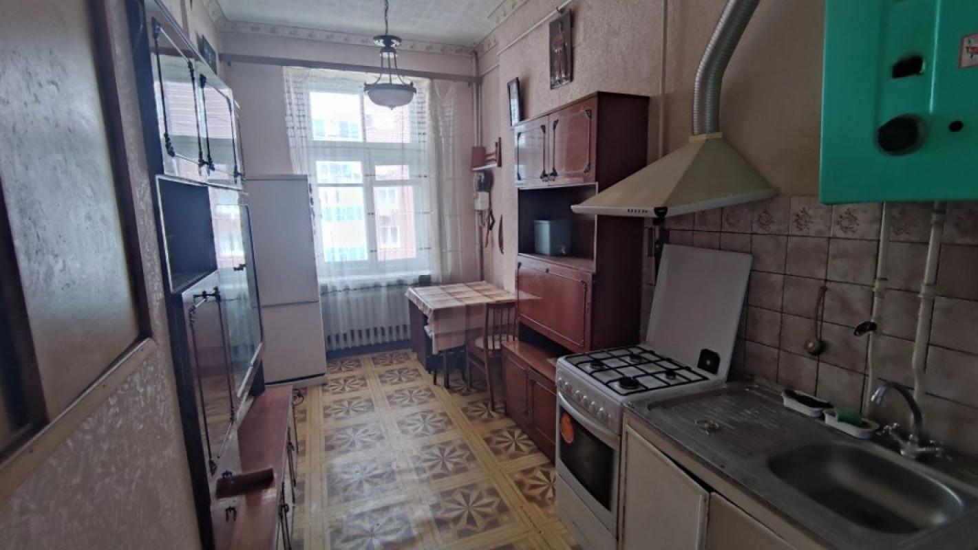 Long term rent 3 bedroom-(s) apartment Lyudmyly Hurchenko lane (Samerovsky Lane) 3б