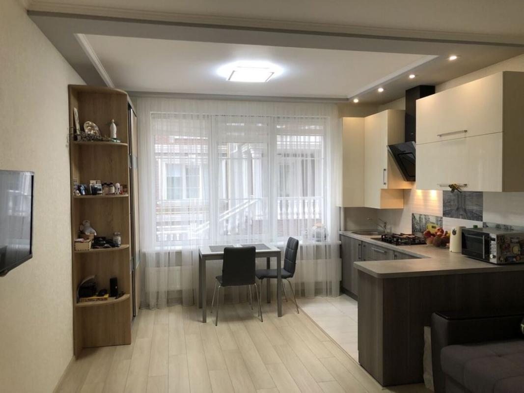 Sale 1 bedroom-(s) apartment 29 sq. m., Dmytra Lutsenka Street 10