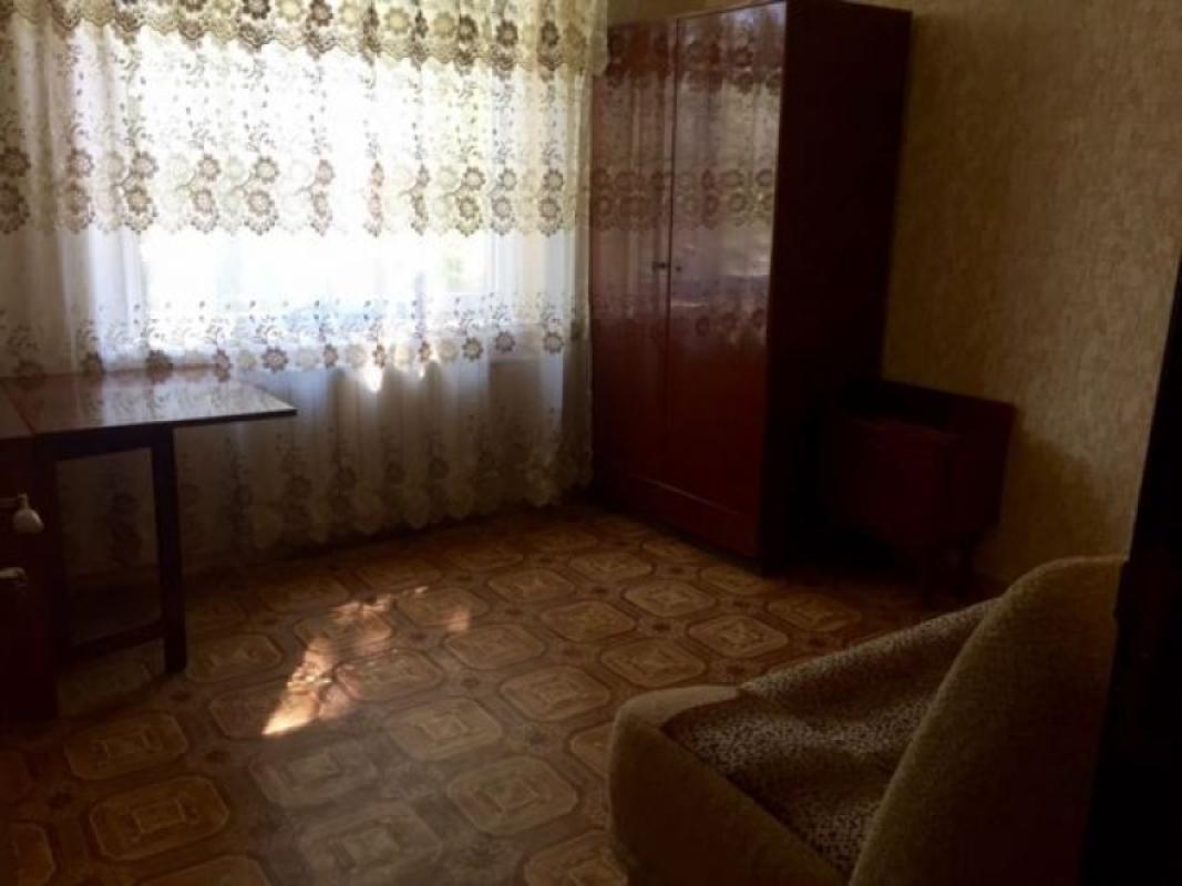 Long term rent 2 bedroom-(s) apartment Valentynivska street 11