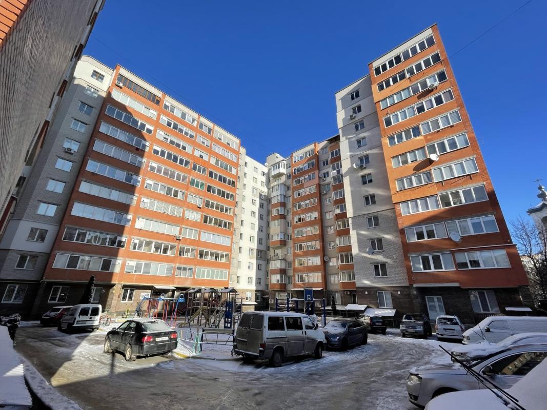 Продажа 2 комнатной квартиры 67 кв. м, Лучаковского ул. 6