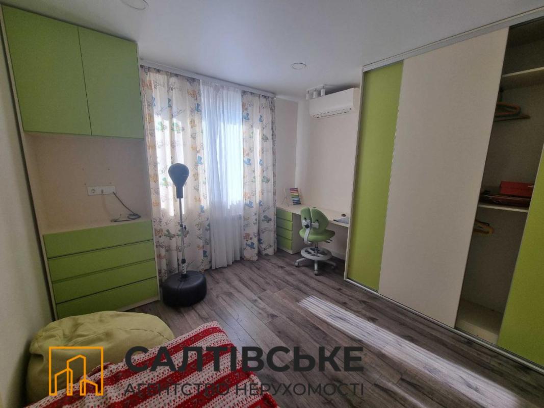 Продаж 3 кімнатної квартири 68 кв. м, Кричевського вул. 37