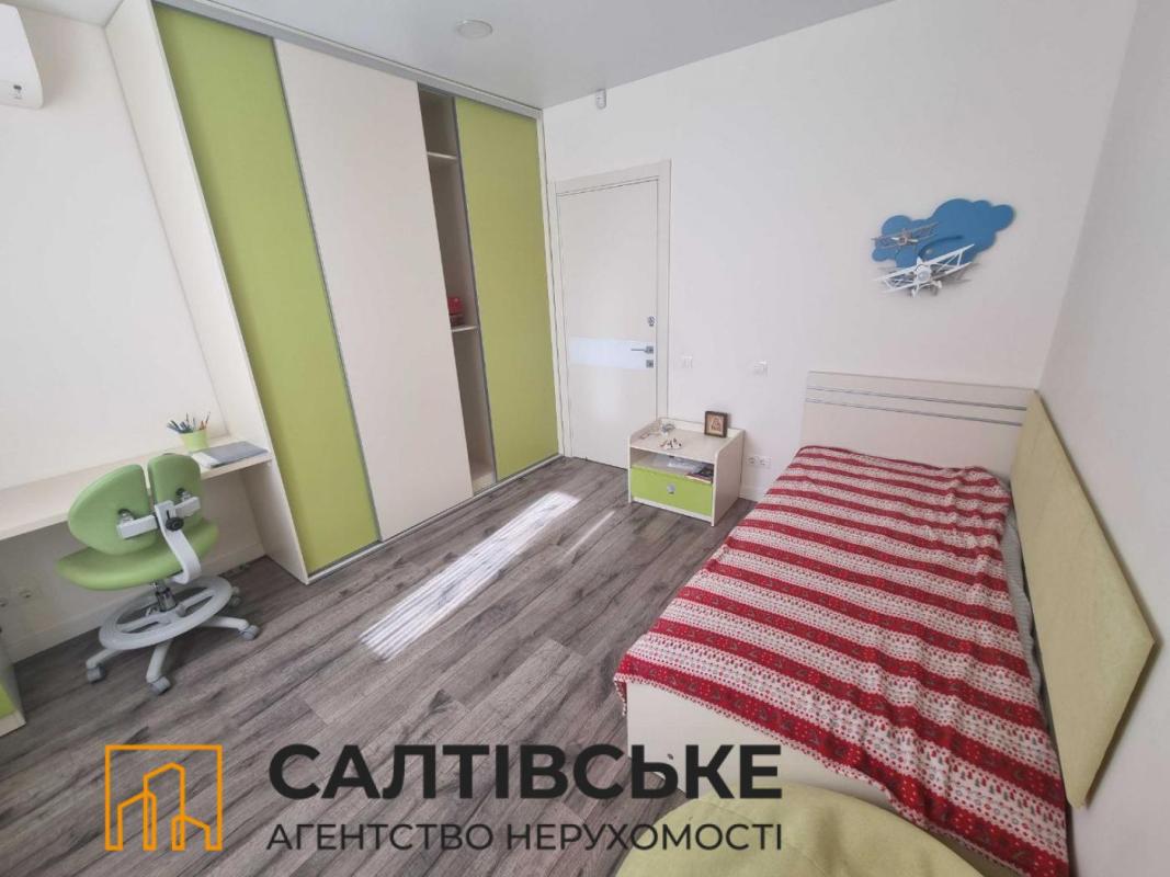 Продаж 3 кімнатної квартири 68 кв. м, Кричевського вул. 37