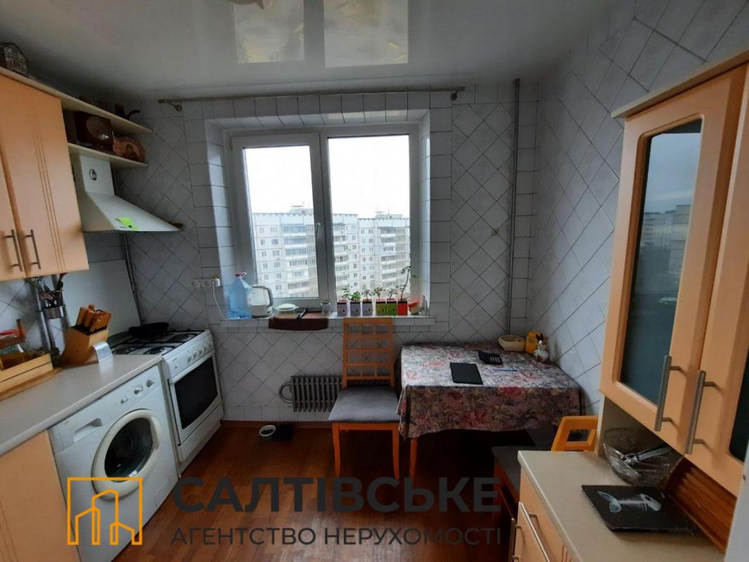 Sale 3 bedroom-(s) apartment 65 sq. m., Hvardiytsiv-Shyronintsiv Street 111