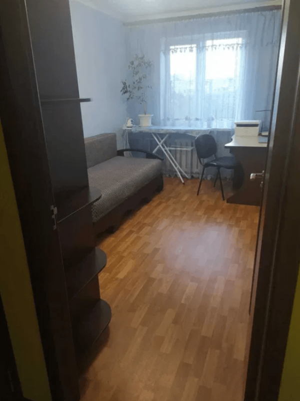 Продаж 3 кімнатної квартири 58 кв. м, Жасміновий бульв. (Петра Слинька) 7