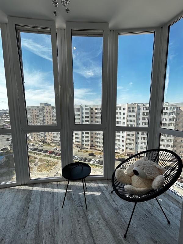 Long term rent 3 bedroom-(s) apartment Losivskyi Lane 2