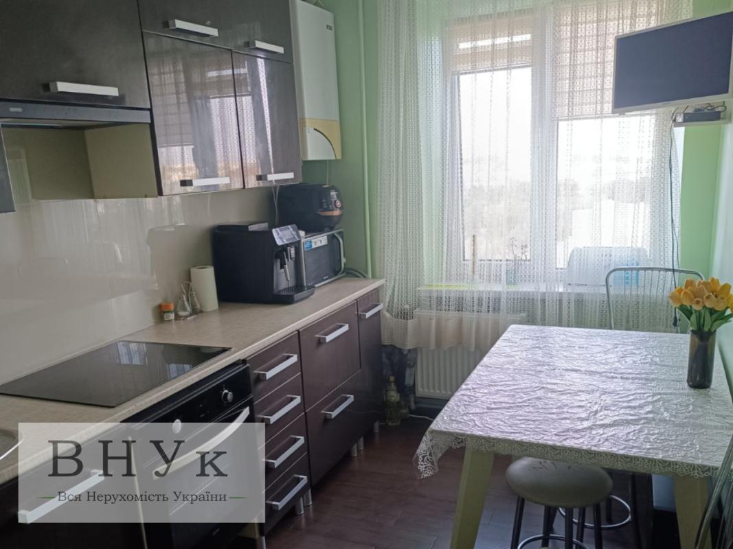 Продаж 3 кімнатної квартири 62 кв. м, Лучаківського вул. (Надзбручанська) 14