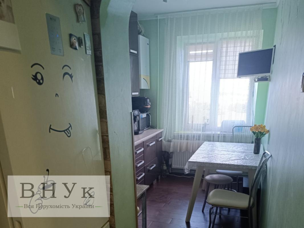 Sale 3 bedroom-(s) apartment 62 sq. m., Luchakivskoho Street 14