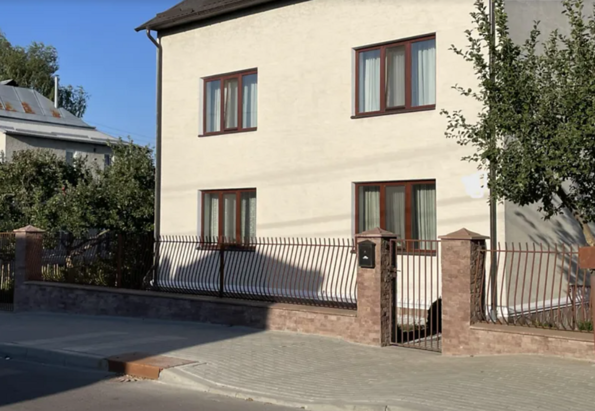 Sale house 200 sq. m., Zahrebelna Street 6