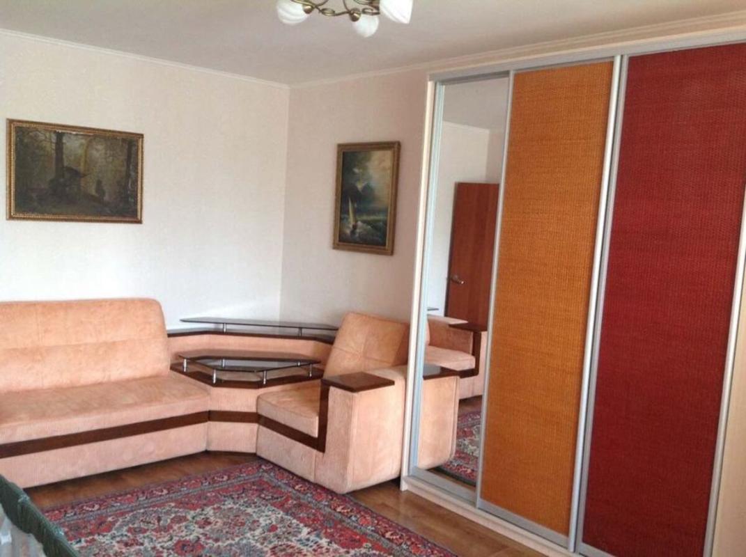 Продаж 1 кімнатної квартири 51 кв. м, Науки просп. 60