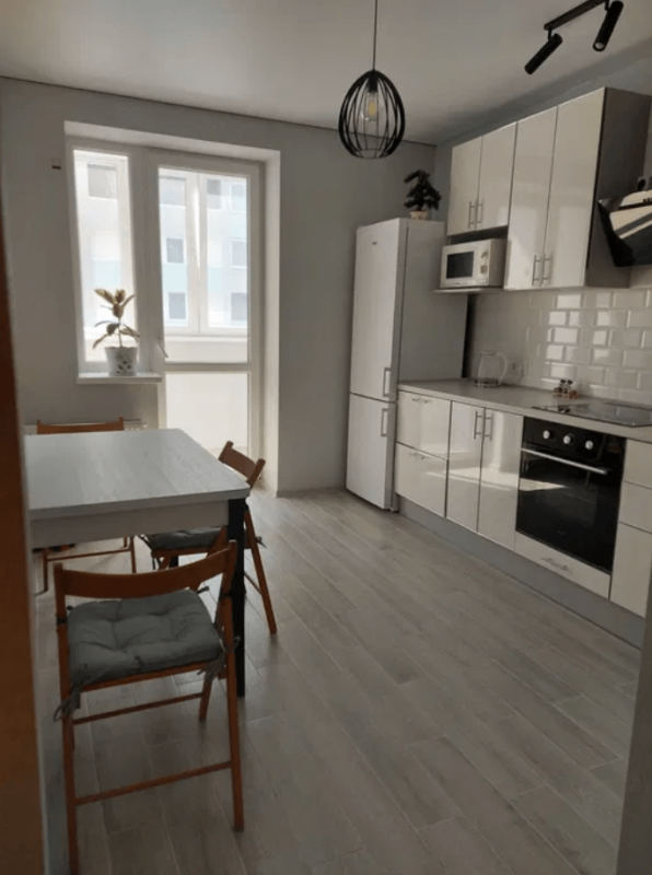 Long term rent 1 bedroom-(s) apartment Zalyvna Street 4